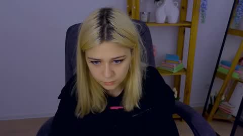 Snapshot of apheliastar chatting on 10/26/25, 03:40 ApheliaStar online show from 10/26/25, 03:40