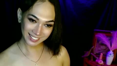 Snapshot of aphr0dite_x chatting on 01/21/25, 04:37 Roman Goddess online show from 01/21/25, 04:37