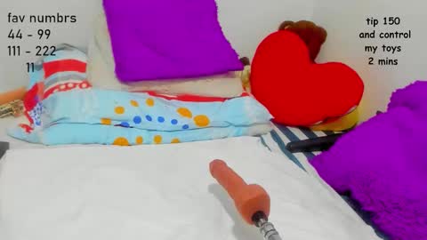 Snapshot of aphrodites_ass chatting on 09/22/25, 05:42 Tati Colombian online show from 09/22/25, 05:42