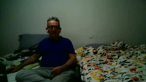Snapshot of apixaba chatting on 12/29/24, 08:37 furry bear online show from 12/29/24, 08:37