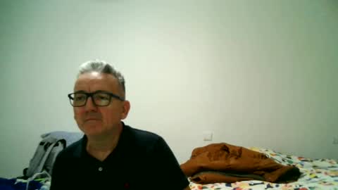 Snapshot of apixaba chatting on 12/31/24, 07:29 furry bear online show from 12/31/24, 07:29