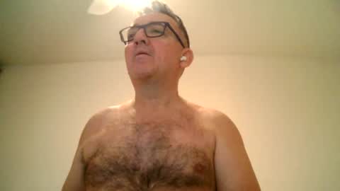 Snapshot of apixaba chatting on 02/23/25, 09:16 furry bear online show from 02/23/25, 09:16