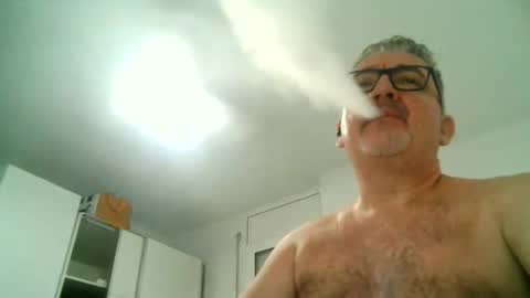 Snapshot of apixaba chatting on 09/17/25, 09:49 furry bear online show from 09/17/25, 09:49