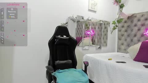 Snapshot of apolo_bianco_ chatting on 12/04/24, 12:25 APOLO online show from 12/04/24, 12:25