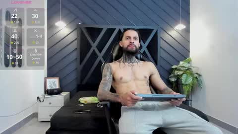 Snapshot of apolo_bianco_ chatting on 09/09/25, 11:37 APOLO online show from 09/09/25, 11:37