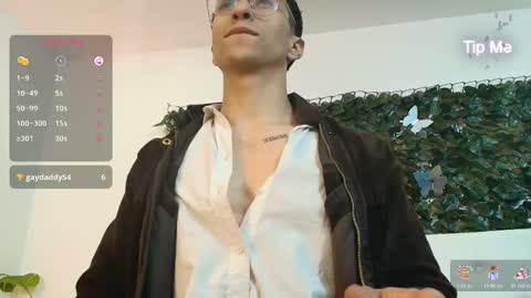 apolo_crus online show from 10/24/25, 05:59