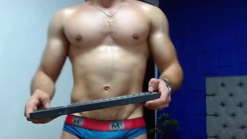 Snapshot of apolo_klein1 chatting on 03/11/25, 11:44 Apolo online show from 03/11/25, 11:44