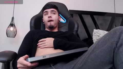 Apolo online show from 10/10/25, 03:44