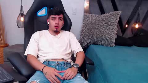 Apolo online show from 10/24/25, 04:25