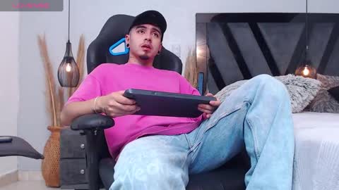 Apolo online show from 11/17/25, 03:40