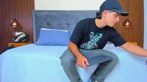 Apolo online show from 10/25/25, 07:30