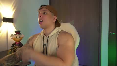 Snapshot of appolo_allen chatting on 10/23/25, 06:13 insta appolo master online show from 10/23/25, 06:13