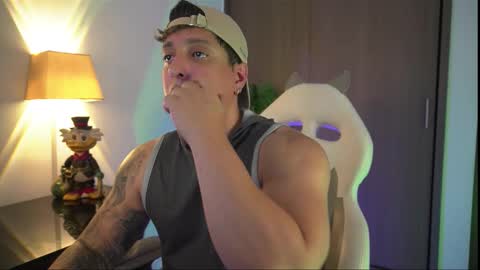 Snapshot of appolo_allen chatting on 11/11/25, 05:51 insta appolo master online show from 11/11/25, 05:51