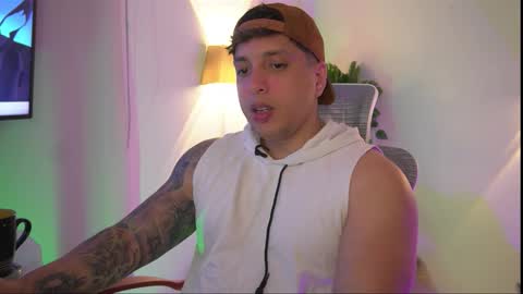 Snapshot of appolo_allen chatting on 11/19/25, 12:43 insta appolo master online show from 11/19/25, 12:43