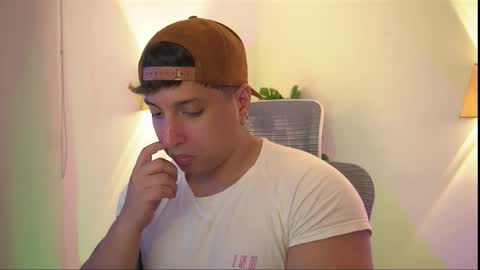 Snapshot of appolo_allen chatting on 11/20/25, 02:45 insta appolo master online show from 11/20/25, 02:45