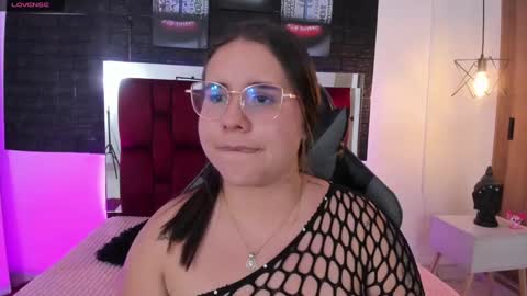 Snapshot of april1_sc chatting on 02/17/25, 04:48 April SC online show from 02/17/25, 04:48
