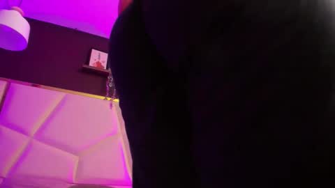 April online show from 10/17/25, 11:02