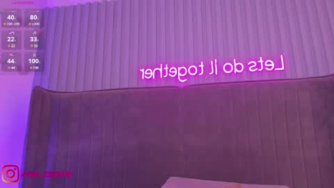 Snapshot of april_ebony18_ chatting on 01/24/25, 01:47 April online show from 01/24/25, 01:47