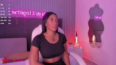 Snapshot of april_ebony18_ chatting on 02/18/25, 10:16 April online show from 02/18/25, 10:16