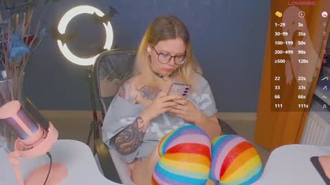 Snapshot of april_hentaigirl chatting on 12/17/24, 09:16 my special content online show from 12/17/24, 09:16