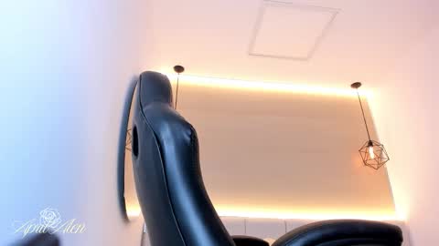 April online show from 11/04/25, 06:34