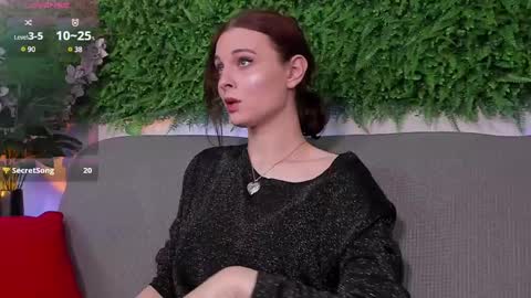Snapshot of aprilavery chatting on 03/11/25, 04:40 April online show from 03/11/25, 04:40