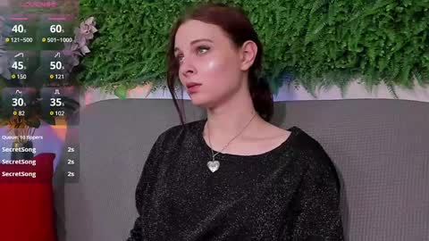 Snapshot of aprilavery chatting on 03/11/25, 07:47 April online show from 03/11/25, 07:47