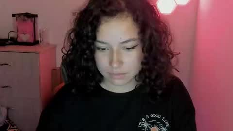 Snapshot of aqua_emilly chatting on 01/25/25, 01:32 aqua emilly online show from 01/25/25, 01:32