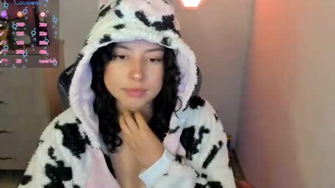 Snapshot of aqua_emilly chatting on 09/15/25, 12:10 aqua emilly online show from 09/15/25, 12:10