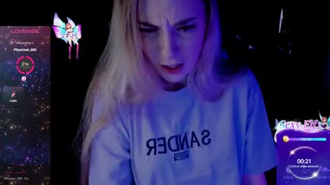 Snapshot of aqualen chatting on 03/10/25, 01:54 aqualen online show from 03/10/25, 01:54