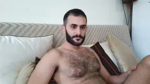 Snapshot of arabhairy90 chatting on 02/13/25, 09:41 hairycub online show from 02/13/25, 09:41