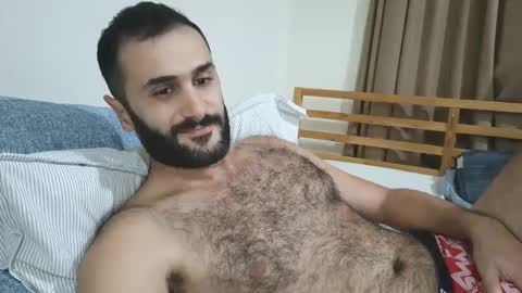Snapshot of arabhairy90 chatting on 02/17/25, 05:21 hairycub online show from 02/17/25, 05:21