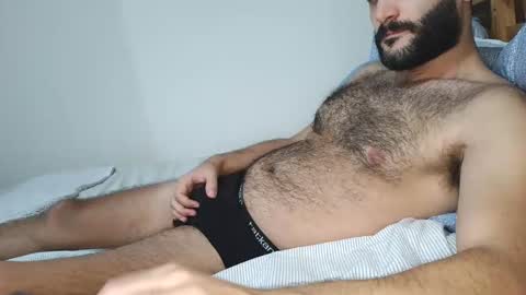 Snapshot of arabhairy90 chatting on 03/10/25, 03:09 hairycub online show from 03/10/25, 03:09