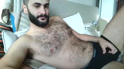 Snapshot of arabhairy90 chatting on 03/11/25, 03:59 hairycub online show from 03/11/25, 03:59