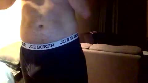 Snapshot of arabiandream21 chatting on 10/12/25, 08:57 Knowledgeiskeyy online show from 10/12/25, 08:57