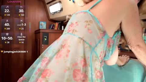 Snapshot of areolasky chatting on 09/11/25, 06:08 Areola Sky online show from 09/11/25, 06:08