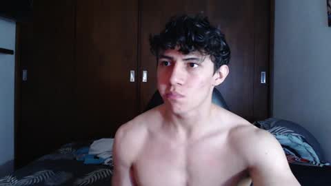 Snapshot of ares_aestheticgod chatting on 12/08/24, 03:53 Ares D online show from 12/08/24, 03:53