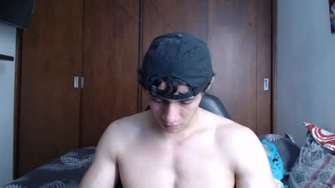 Snapshot of ares_aestheticgod chatting on 12/10/24, 04:27 Ares D online show from 12/10/24, 04:27