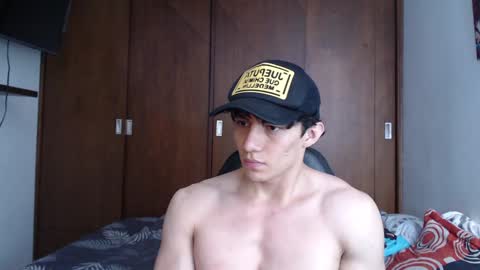 Snapshot of ares_aestheticgod chatting on 12/12/24, 07:37 Ares D online show from 12/12/24, 07:37
