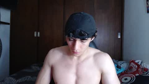 Snapshot of ares_aestheticgod chatting on 12/12/24, 10:52 Ares D online show from 12/12/24, 10:52