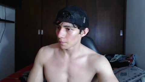 Snapshot of ares_aestheticgod chatting on 01/10/25, 02:25 Ares D online show from 01/10/25, 02:25