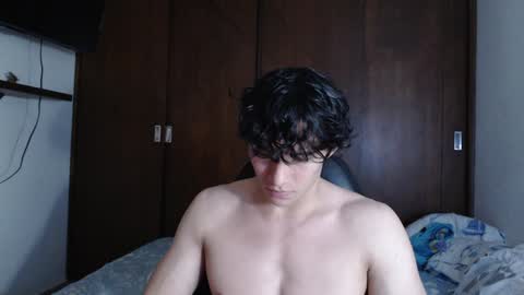 Snapshot of ares_aestheticgod chatting on 02/02/25, 04:05 Ares D online show from 02/02/25, 04:05