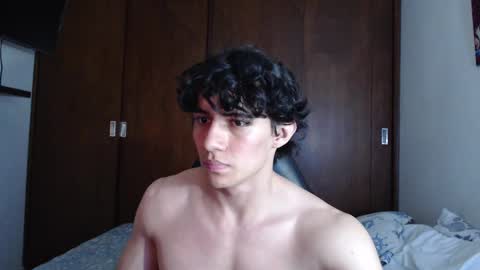 Snapshot of ares_aestheticgod chatting on 02/10/25, 04:41 Ares D online show from 02/10/25, 04:41