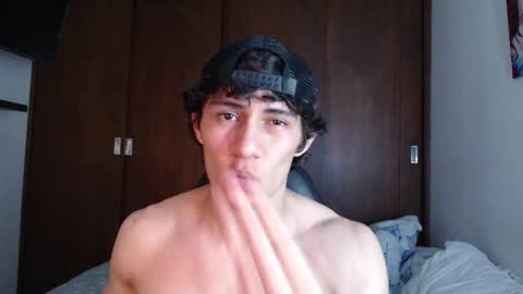 Snapshot of ares_aestheticgod chatting on 02/14/25, 03:54 Ares D online show from 02/14/25, 03:54