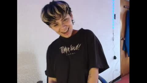 Snapshot of ares_boo chatting on 02/11/25, 09:35 ares online show from 02/11/25, 09:35