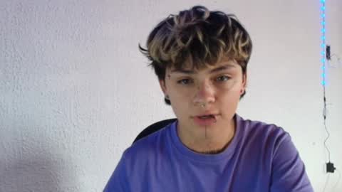 Snapshot of ares_boo chatting on 02/14/25, 08:37 ares online show from 02/14/25, 08:37