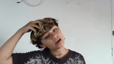 Snapshot of ares_boo chatting on 02/17/25, 07:10 ares online show from 02/17/25, 07:10