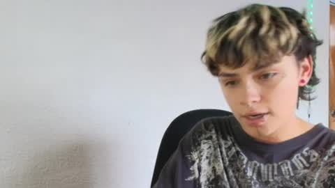 Snapshot of ares_boo chatting on 02/17/25, 10:14 ares online show from 02/17/25, 10:14