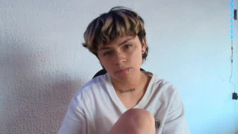 Snapshot of ares_boo chatting on 02/18/25, 10:25 ares online show from 02/18/25, 10:25