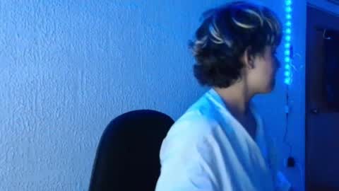 Snapshot of ares_boo chatting on 02/19/25, 03:28 ares online show from 02/19/25, 03:28